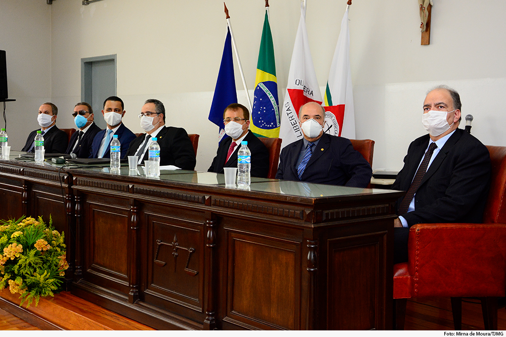 noticia-mesa-de-honra-lancamento-obra-forum-sao-gotardo-09.06.2020.jpg