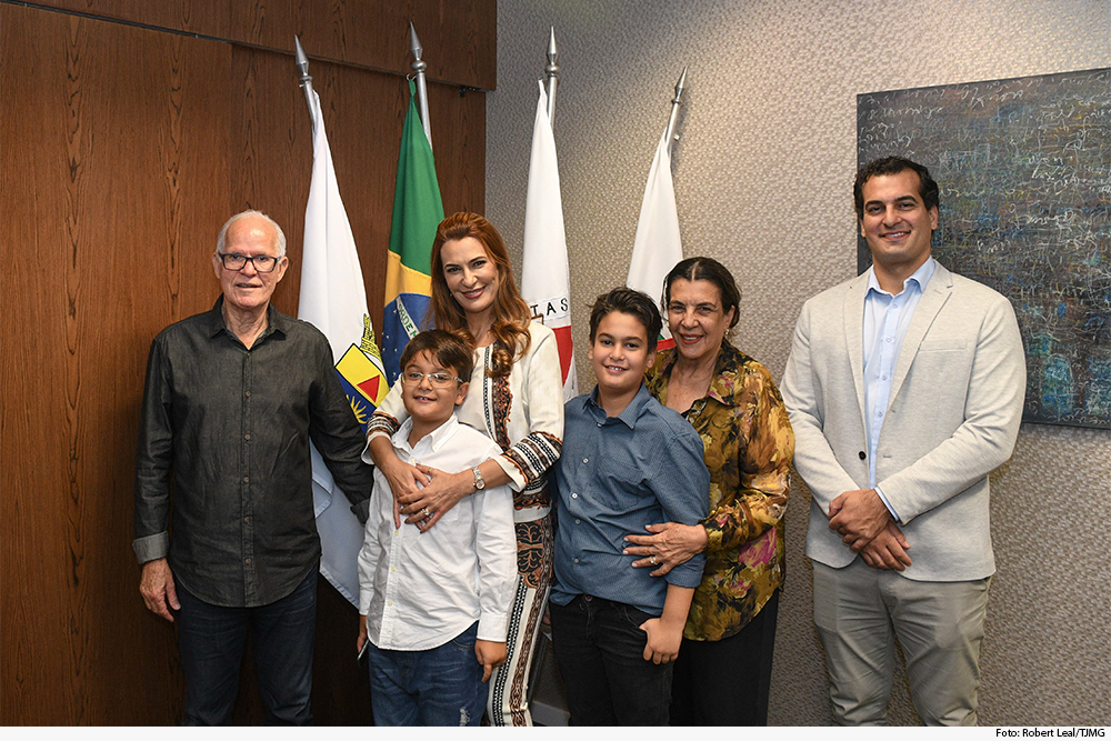 noticia4-posse-juiza.jpg