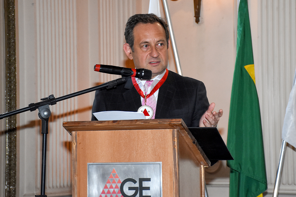 Not---Presidente-e-agraciado-com-Medalha-do-Merito-da-AGE._7.jpg