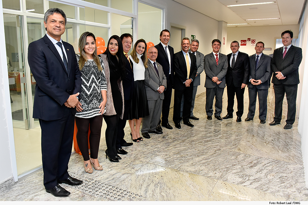 noticia1-inaugura_ao-banco-itau.jpg