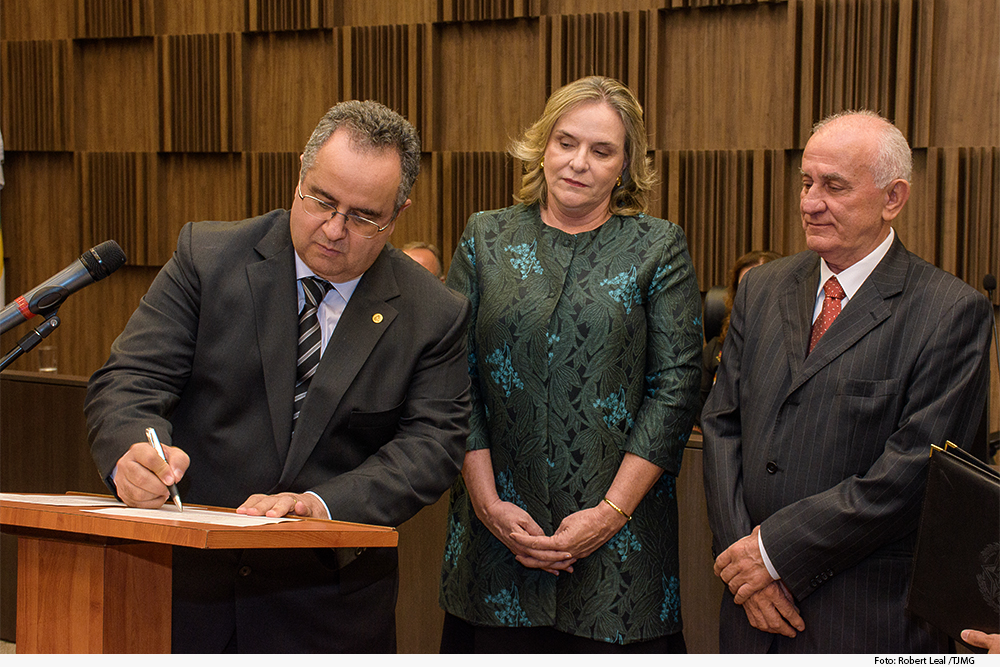 noticia1-posse-ouvidor.jpg