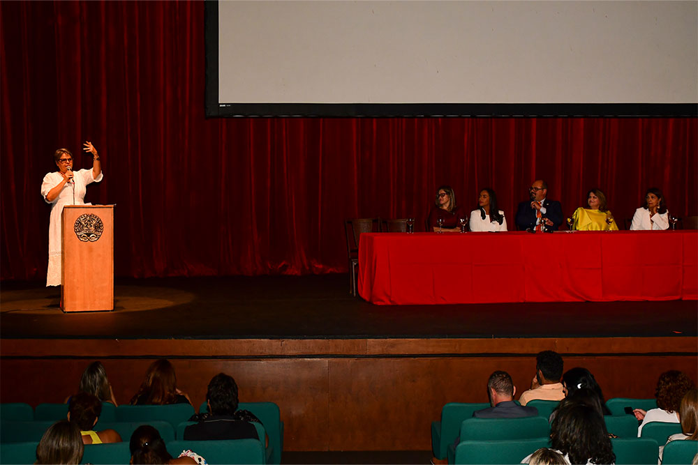Not-Embaixadoras-Servas-DesaKarin.jpg