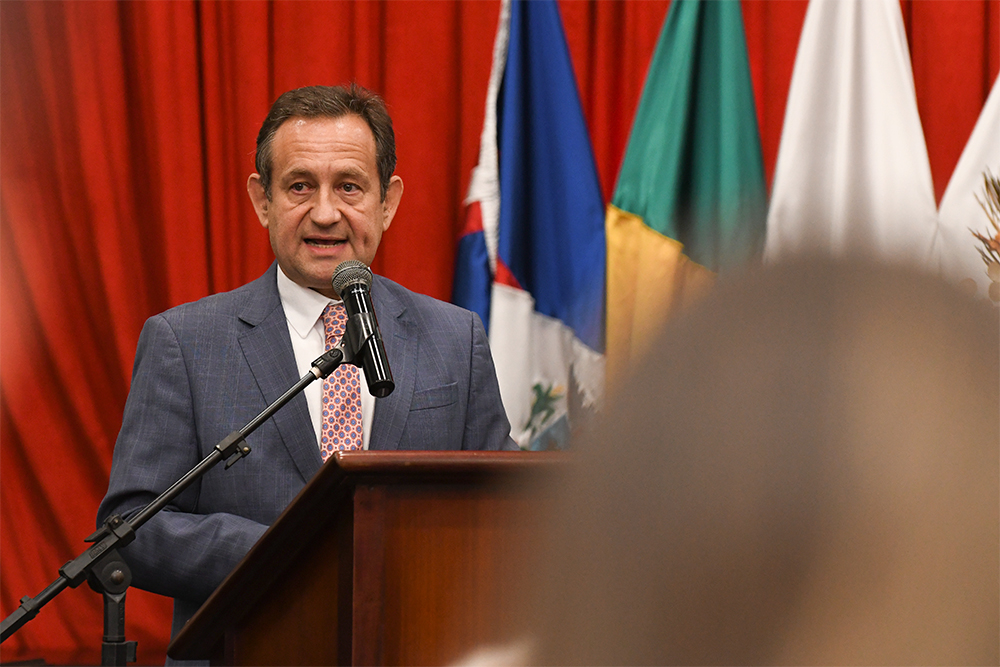 Not-Servidores-Patos-Minas-presCorreaJr2.jpg