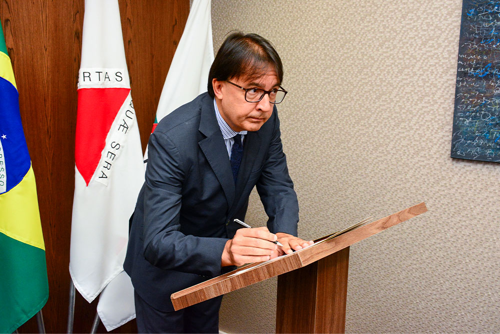 NOT---Entrada-em-exercicio-dos-juizes-Elito-Batista-de-Almeida-e-Jose-Mauricio-Cantarino-Villela-3-.jpg