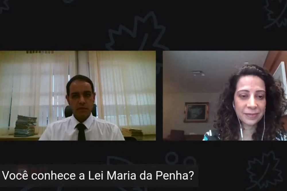 Tela dividida mostra juízes em live
