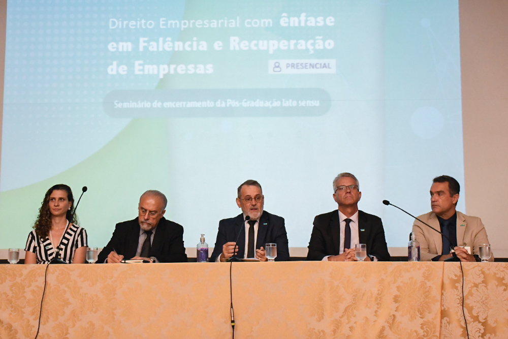 not---Encerramento-da-Pos-graduacao-Latu-Sensu-em-Direito-Empresarial---4--.jpg