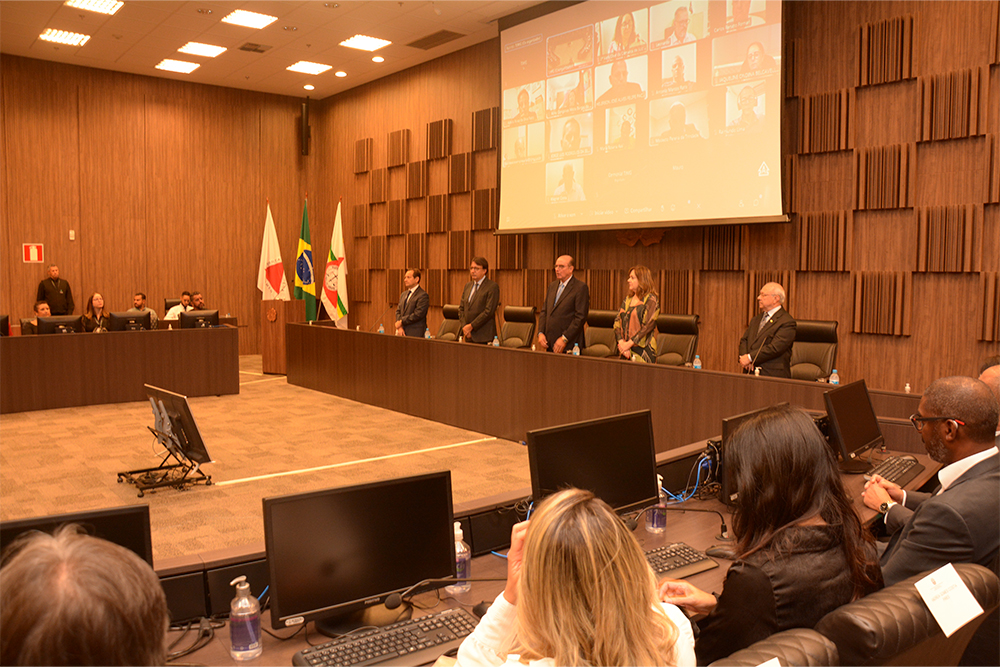 Not---Cerimonia-de-homenagem-servidores6-30-anos.jpg