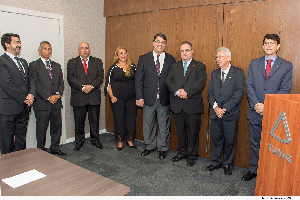 noticia04_posse-juizado-especial-03-05-19.jpg