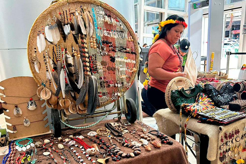 Not---Feira-Indigena-Forum-Raja-6- - Copia.jpg