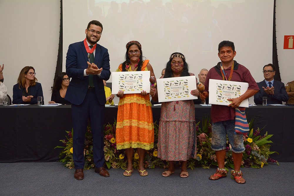 Not---Juiz-Matheus-Moura-Matias-Miranda-recebe-a-medalha-eleitoral-do-TRE13.jpg