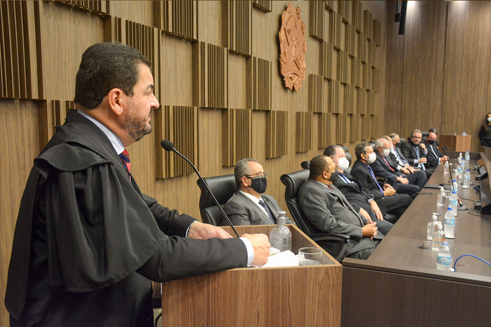 Presidente profere discurso em solenidade em auditório