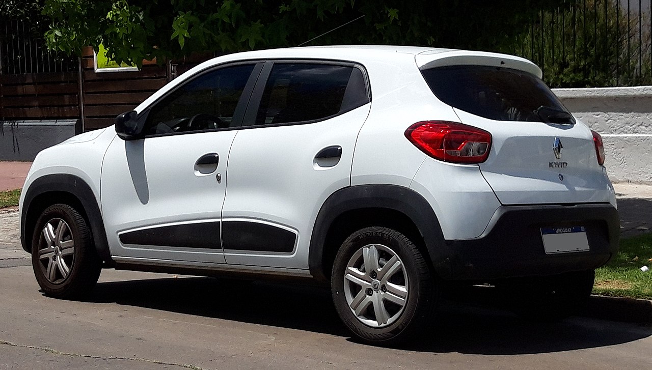 Renault_Kwid_2017_in_Montevideo__back_.jpg