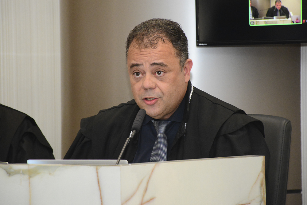 Not-6---Posse-Juizes-Jair-Francisco-e-Mauro-Ferreira-no-TRE.jpg