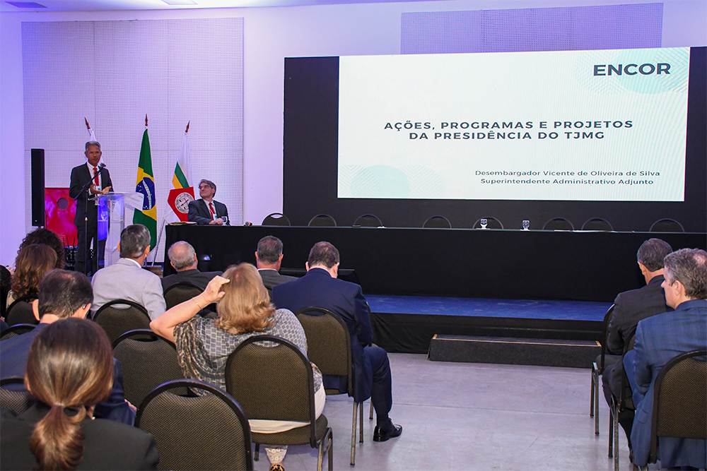 Not-36Encor-painel1-DesVicente.jpg