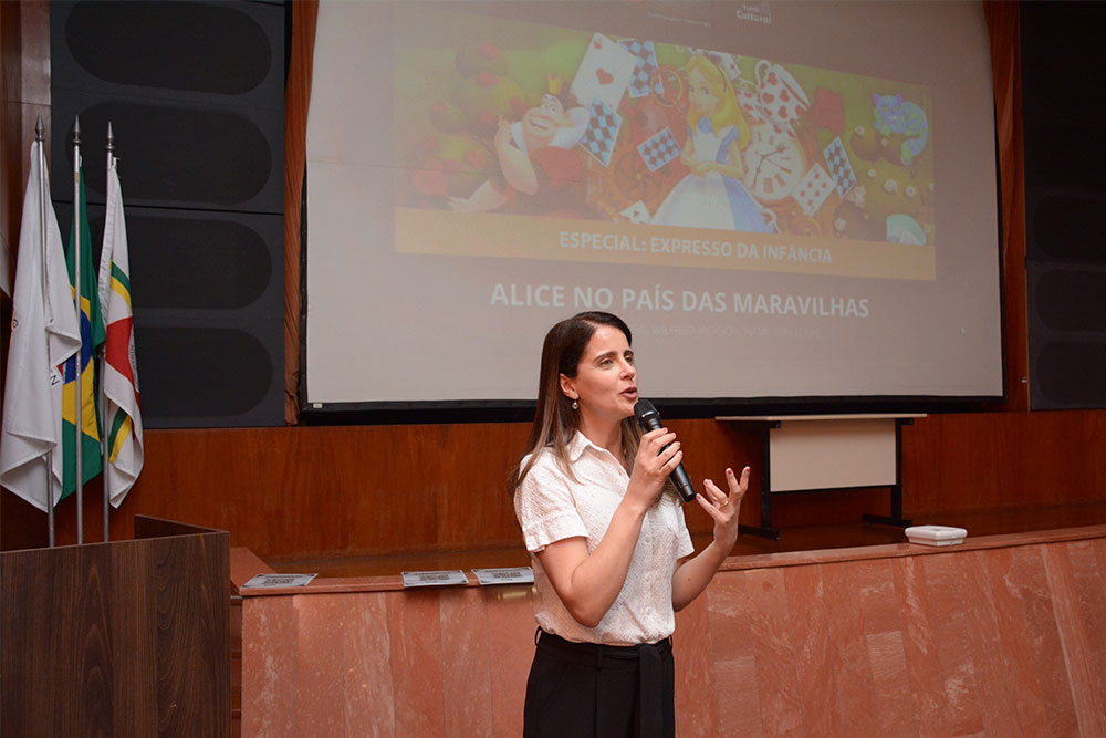 Not-Cineclube-TJ-Especial-Expresso-da-Infancia-Alice-no-Pais-das-Maravilhas-4.jpg