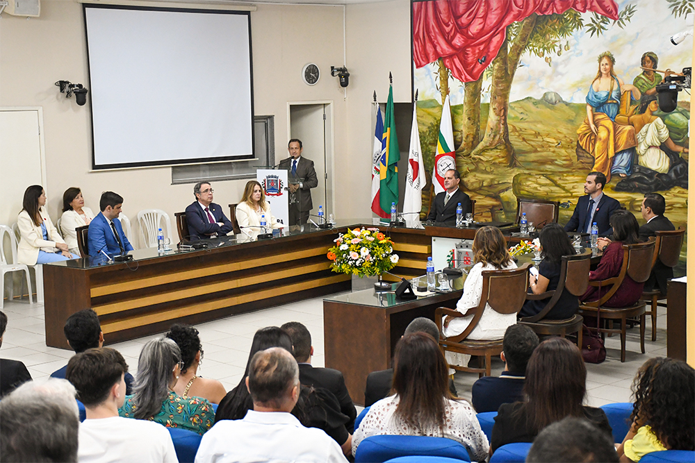 Not-homenagem-Uba-presidente2.jpg