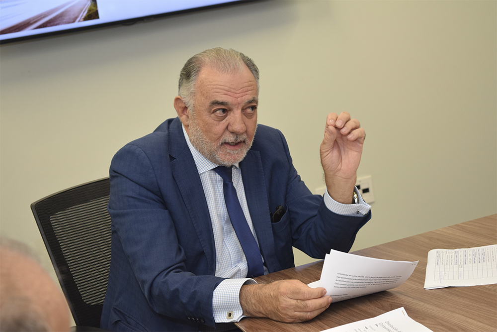 Marcos Lincoln - reunião distribuição.jpg