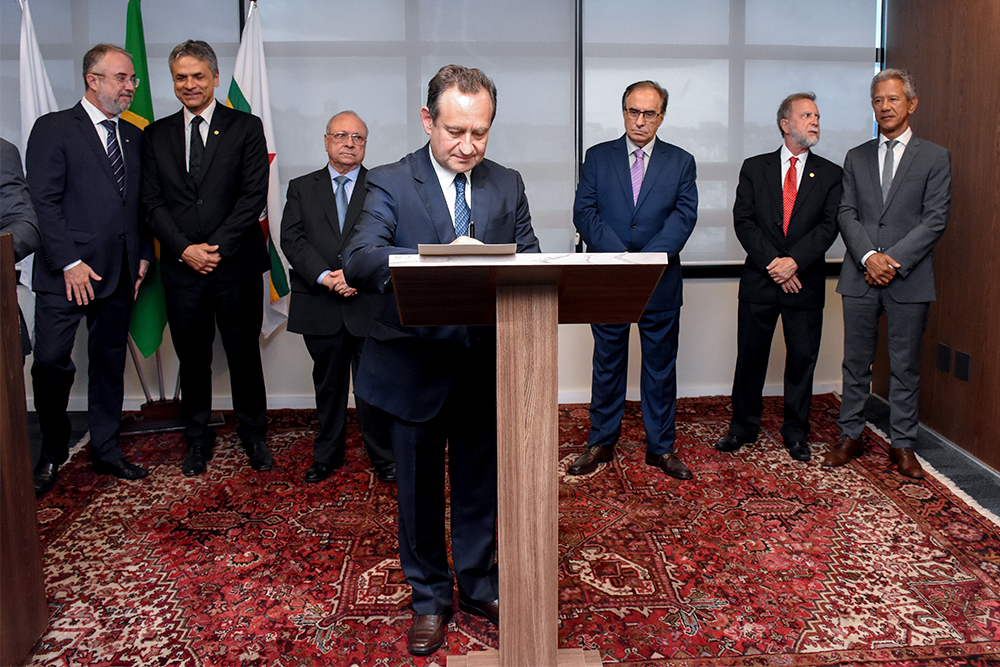 Not---JD-Edir-Guerson-de-Moreira-toma-posse-como-des-TJMG.3.jpg