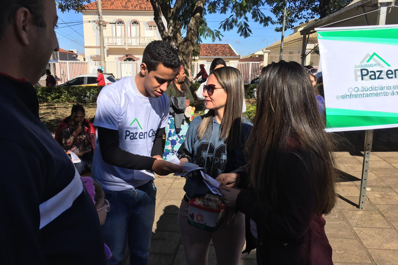 Evento externo na praça da cidade