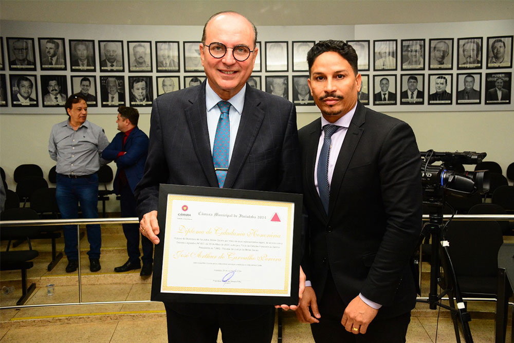 Not-3---Pres.-Recebe-Titulo-de-Cidadao-Honorario-em-Ituiutaba.jpg
