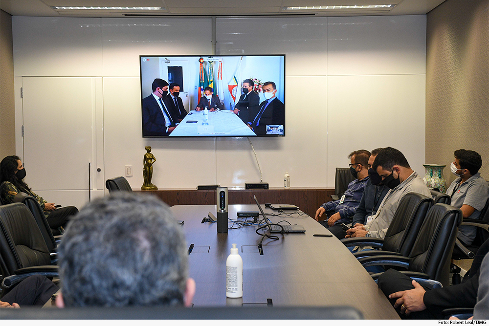 noticia-2anuncio-do-forum-de-bom-despacho.jpg