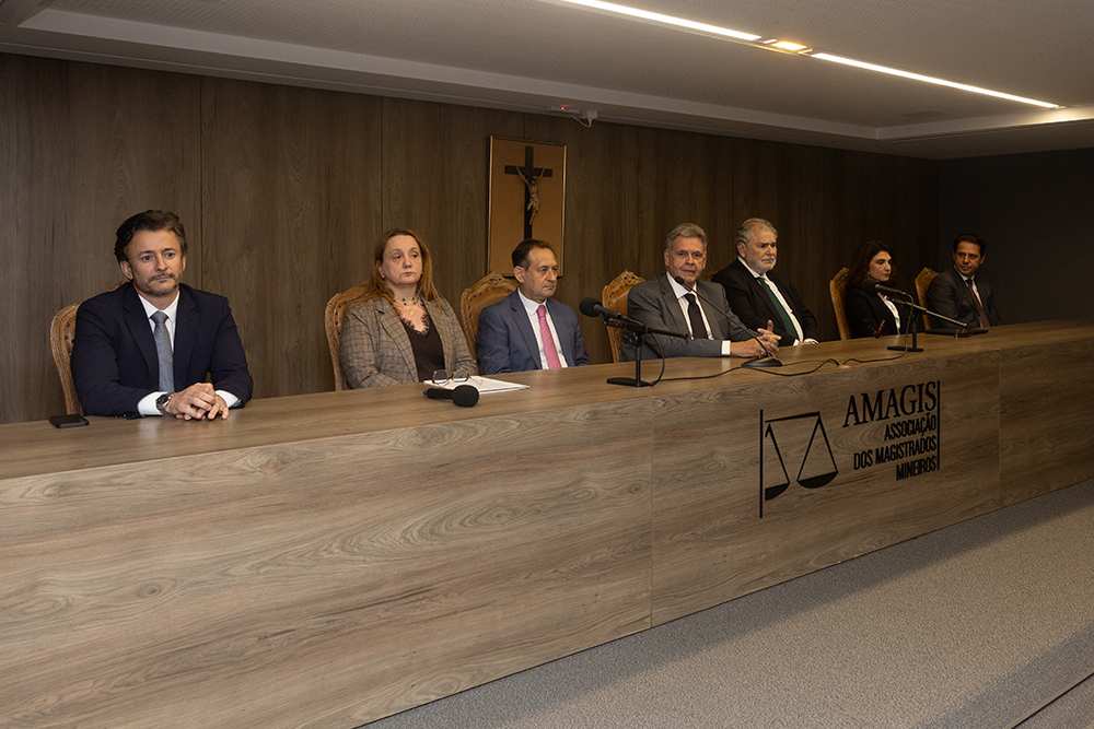 Not 1 Lanc. Livro Recuperacao Judicial Caso Samarco.jpg