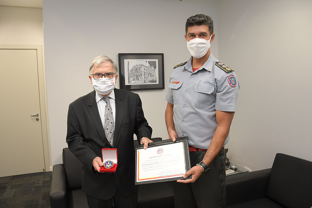 Not-des.CaldeiraBrant-diploma-CBMG.jpg
