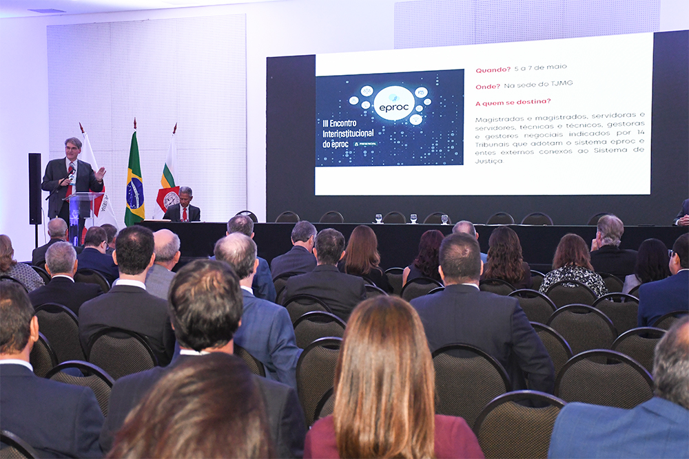 Not-36Encor-painel1-DesLeitePraca.jpg