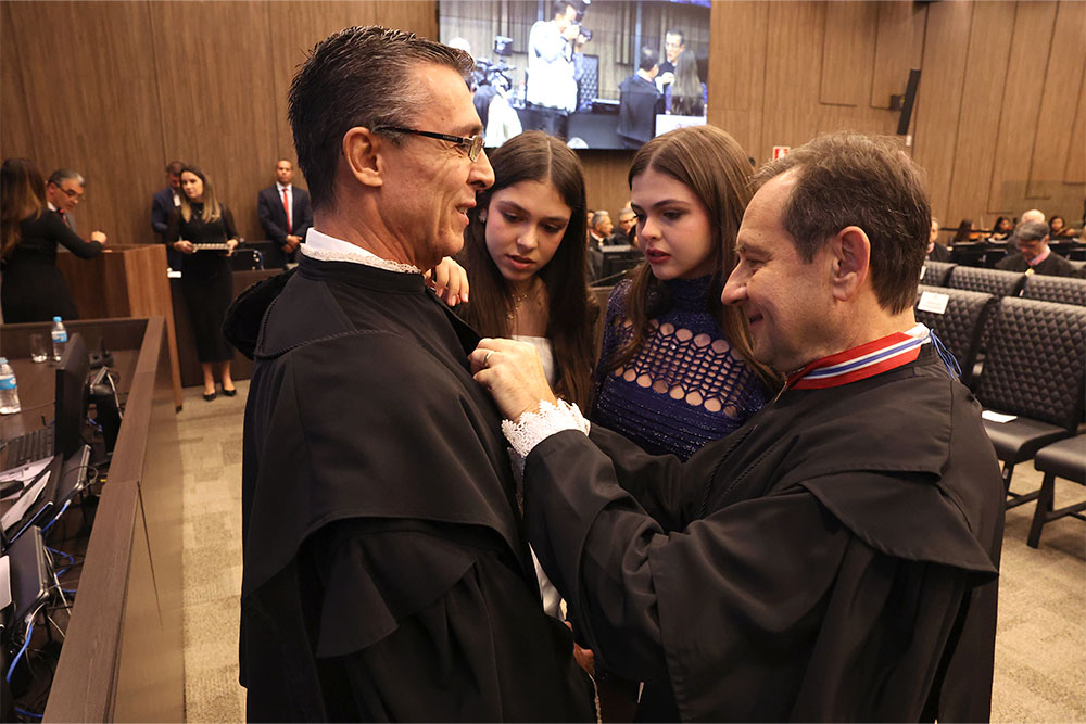 Not---Posse-juizes-Roberto-Ribeiro-e-Magid-Nauef-como-desembargadores-5.jpg