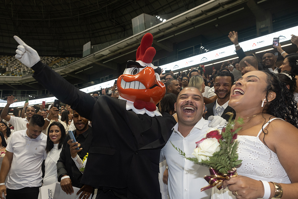 Not 3 Casamento Comunitario Arena MRV.jpg
