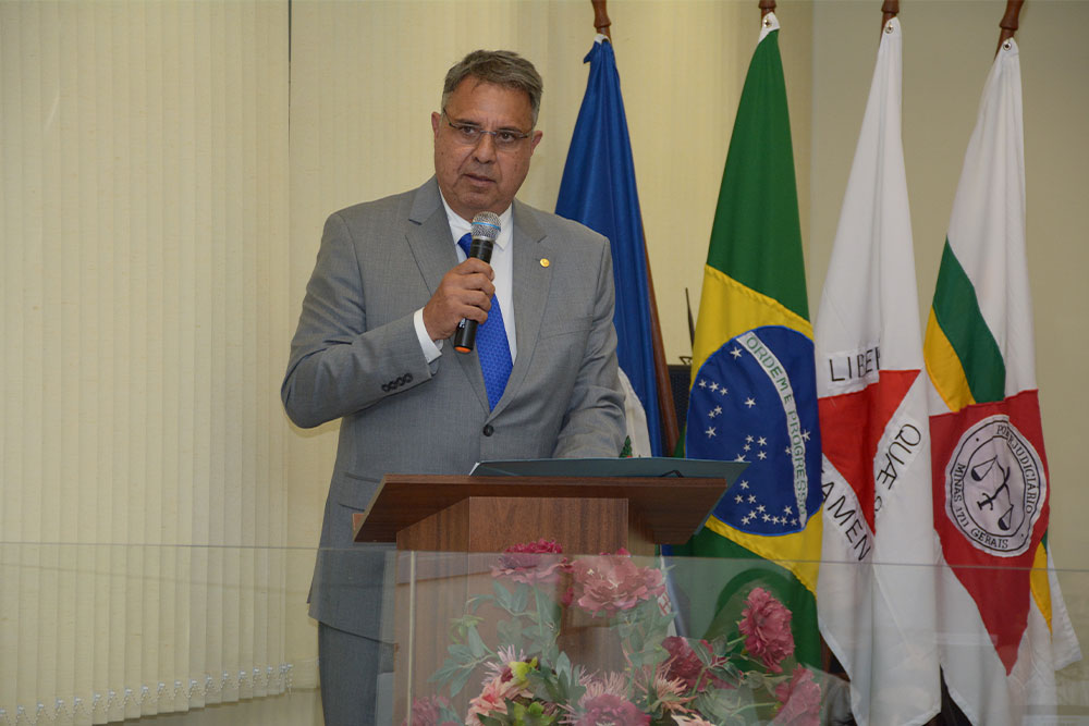 Not---Homenagem-servidores-Manhuacu-3.jpg