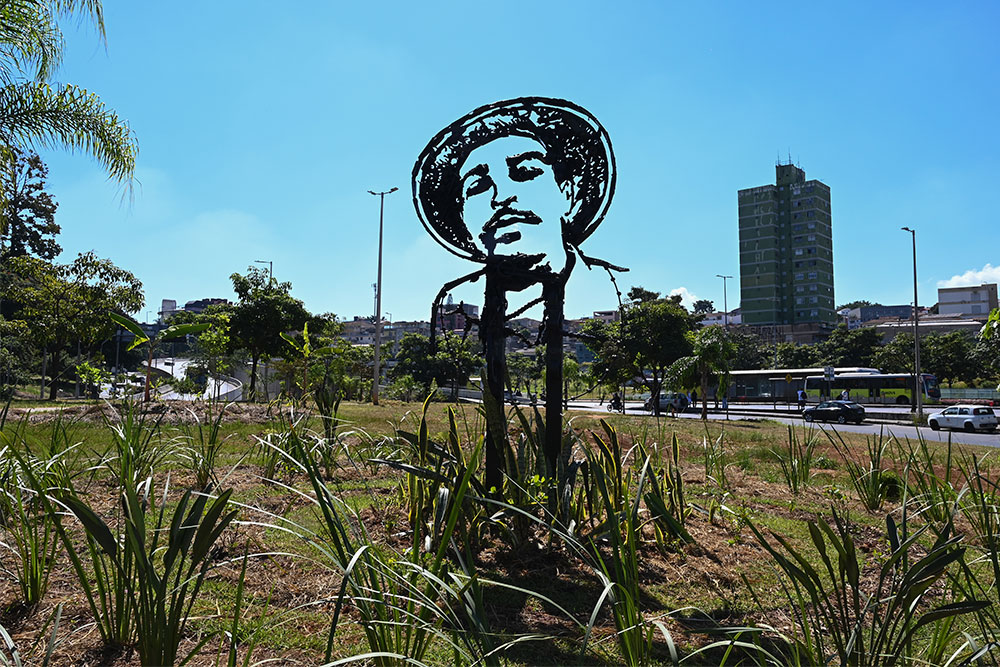 Not-7---Inauguracao-Escultura-de-Ale-do-Rosario.jpg