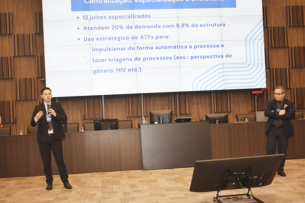 Evento eproc - Eduardo Tonetto e Marlon.jpg