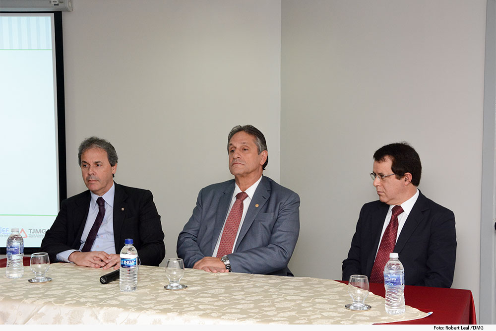 noticia3-encerramento-curso-juizes.jpg