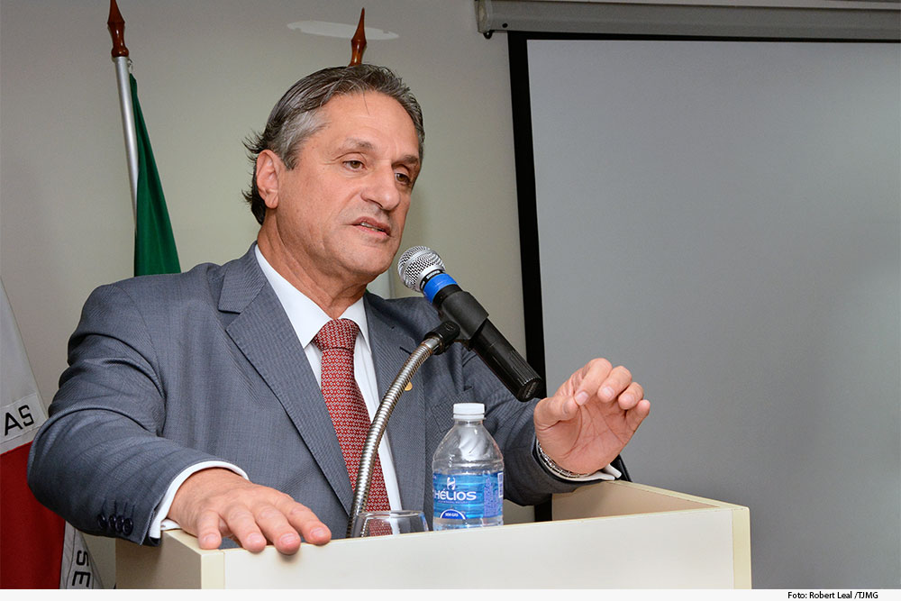 noticia4-encerramento-curso-juizes.jpg
