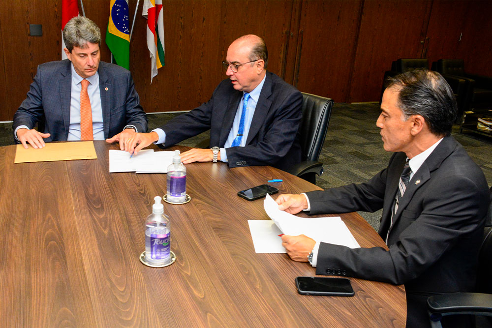 not--Reuniao-com-Dr.-Higushi-e-Dr.-Sergio-Pessoa---3--.jpg
