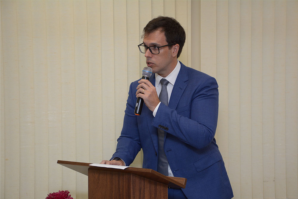 Not---Homenagem-servidores-Manhuacu-7-diretor-do-foro-JD-Matheus-Pinter-Cardoso.jpg