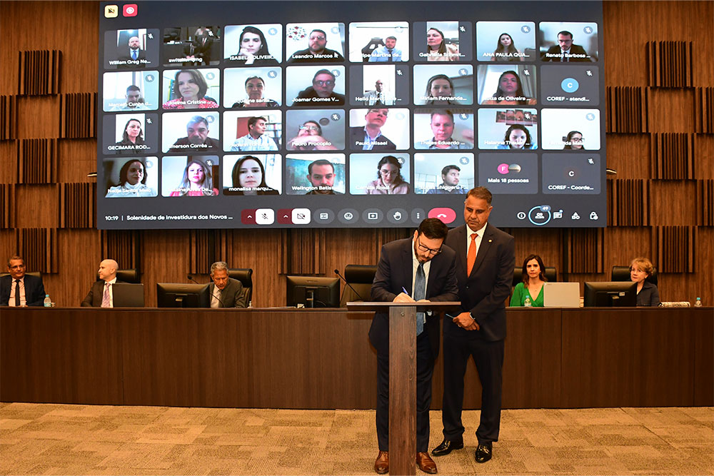 Not-solenidade-coletiva-de-outorga-e-investidura-na-delegacao-dos-servicos-notariais-e-de-registro1.jpg