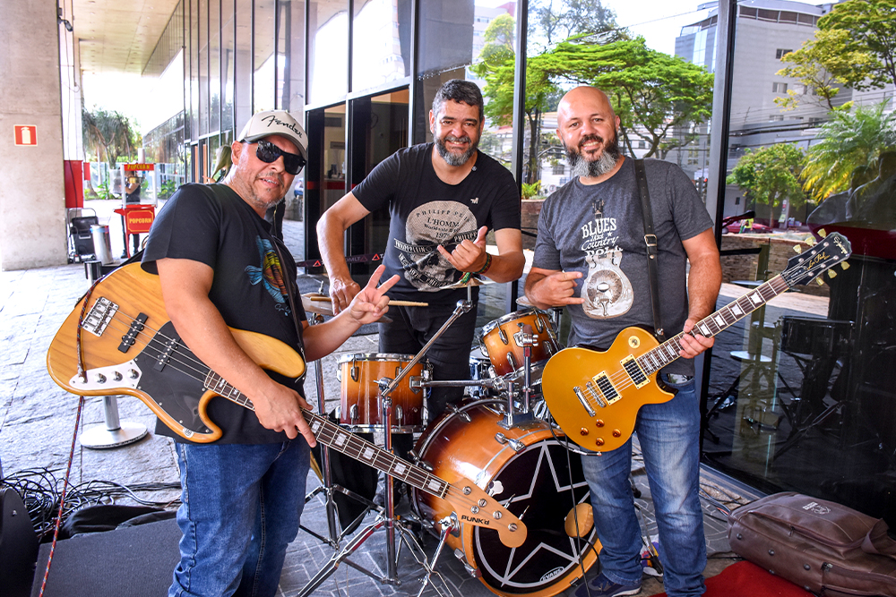Not---Intervalo-Cultural-com-Max-Rock-Trio._5.jpg