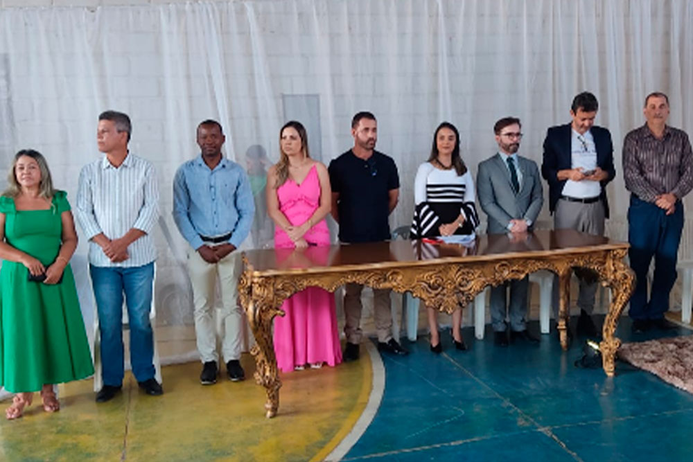 Not-2---Casamento-Comunitario-em-Ouro-Verde-de-Minas.jpg