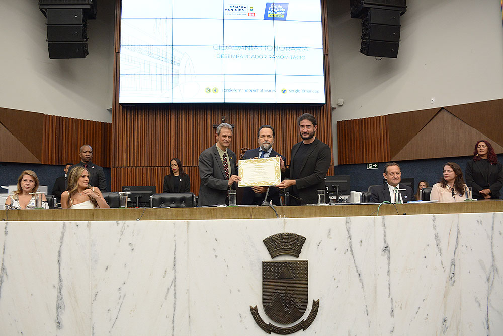 Not---Des-Ramon-Tacio-recebe-titulo-de-cid-honorario-CMBH-2.jpg