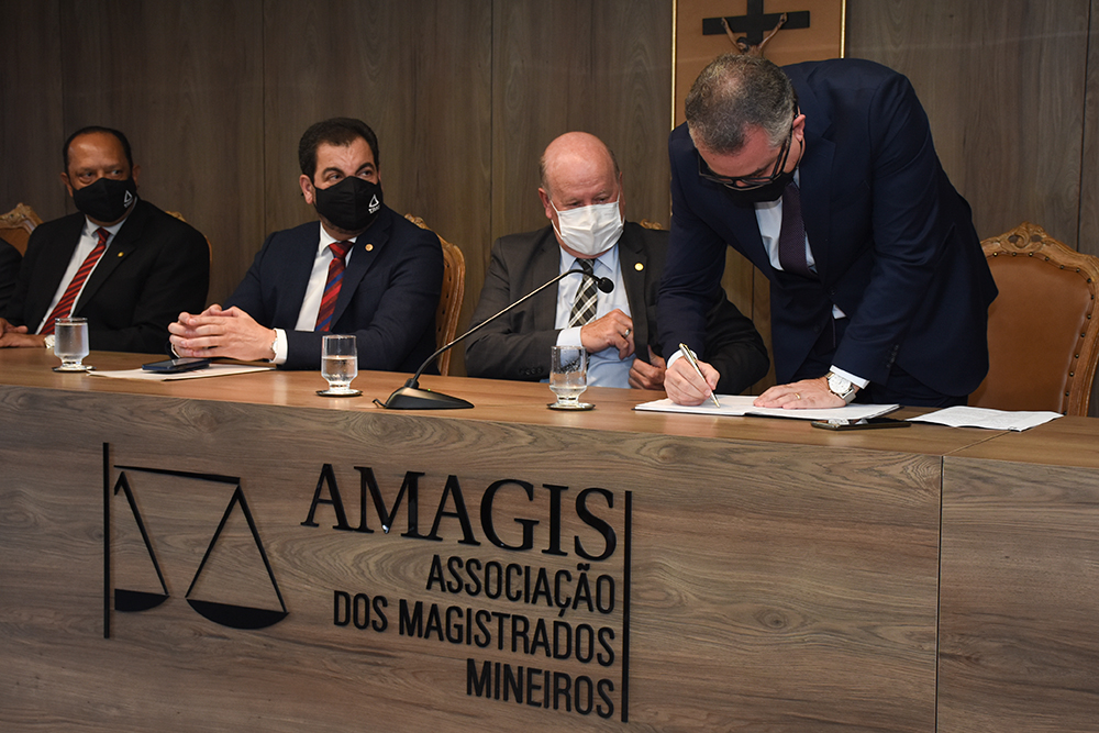not3----posse-diretotia-amagis--ASSINATURA-LUIZ-CARLOS---03.01.22.jpg