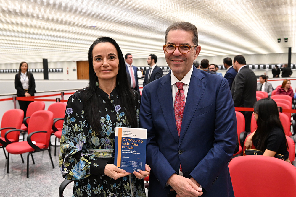 Not - lancamento de livro STJ - Desa Lilian Maciel 1.jpg