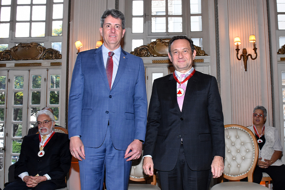 Not---Presidente-e-agraciado-com-Medalha-do-Merito-da-AGE._5.jpg