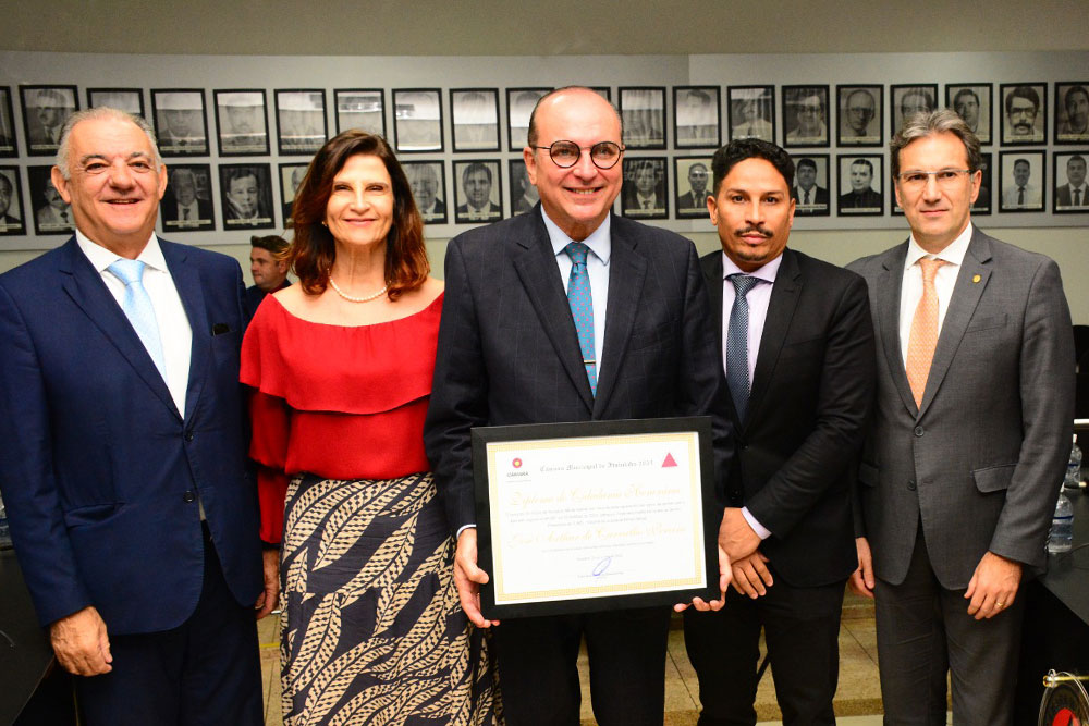 Not-1---Pres.-Recebe-Titulo-de-Cidadao-Honorario-em-Ituiutaba.jpg