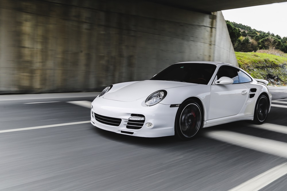 Not Porsche em Estrada.jpg