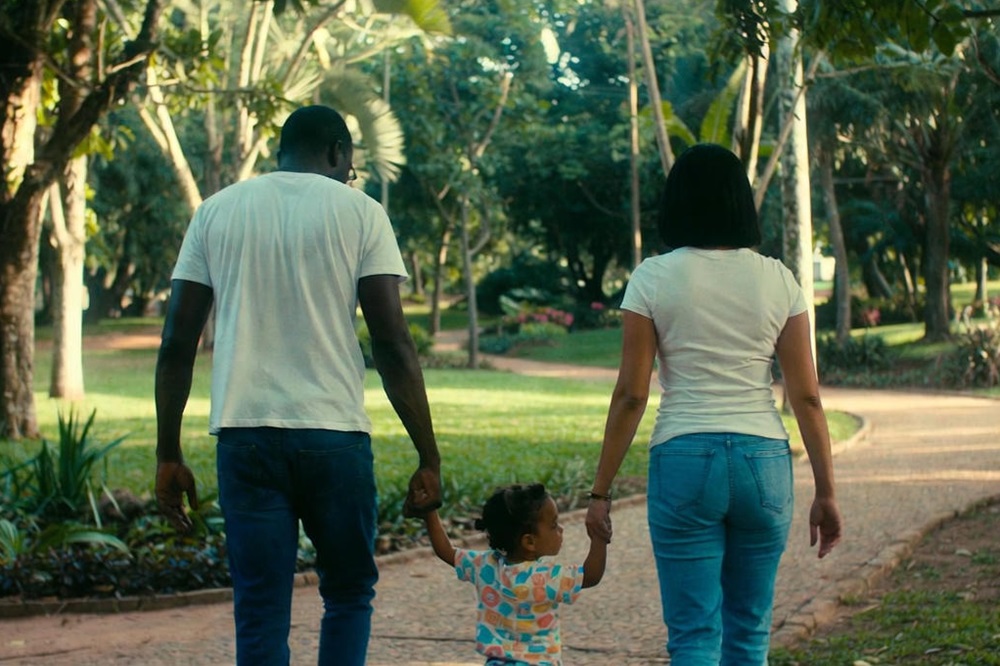 Not Adocao Casal com Crianca.jpg