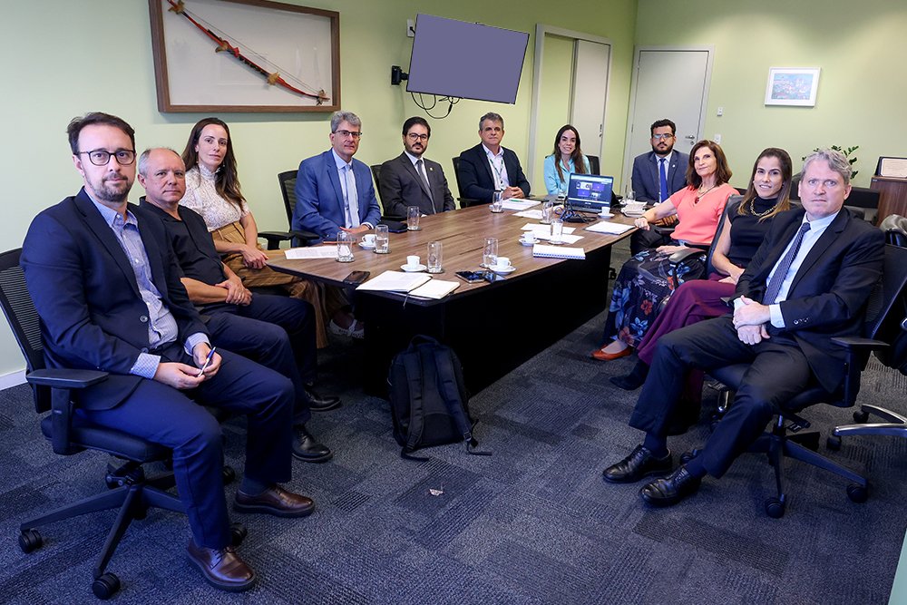 Not Reuniao com a desa Shirley Fenzi.jpg