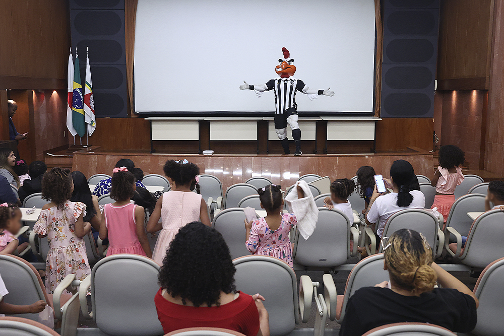 Not Especial Expresso da Infancia. Filme Madagascar 4.jpg