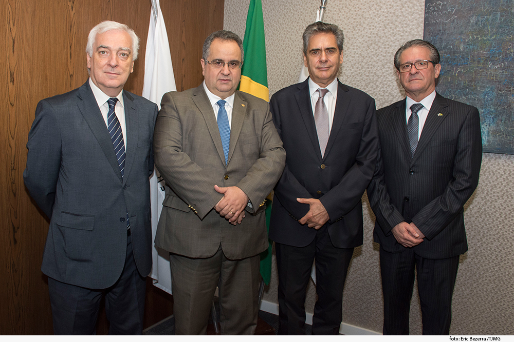 noticia04_Convenio-JUCEMG-e-consul-Portugal-23-01-19.jpg